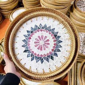 Juego de 2 bandejas redondas con incrustaciones, Juego de 2 bandejas redondas con diferentes patrones - Product Image 2