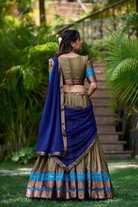 Tenue traditionnelle style indien du sud Poly coton Lehenga Choli avec tissage Zari et Georgette avec dentelle unie Dupatta - Product Image 3