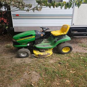 John deeere เครื่องตัดหญ้าพร้อมสำหรับการบำรุงรักษาสนามหญ้าของคุณพร้อมประสิทธิภาพการตัดที่มีประสิทธิภาพพร้อมจัดส่งเร็ว - Product Image 4