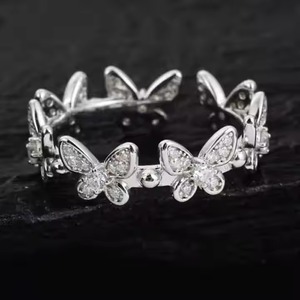 Elegante anillo de compromiso de diamante único de corte redondo de 5mm, oro amarillo sólido de 14K con anillo de bodas cultivado en laboratorio chapado en rodio - Product Image 1