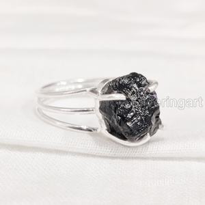 Joyería de piedra en bruto Anillo de mujer Piedra preciosa de turmalina negra cruda natural Piedra de nacimiento de octubre 3 Banda Lisa Anillo de plata esterlina 925 - Product Image 3