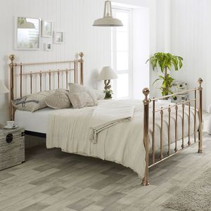 Estructura de Cama de Latón Pulido a Mano con Detalles Artísticos para una Colección de Muebles de Dormitorio de Estilo Tradicional - Product Image 2