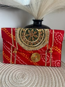Bandhej Patola Imprimir Sobre Bolsa de regalo para boda india Halloween Haldi Mehendi Sangeet Fiesta de dama de honor Día de San Valentín - Product Image 2