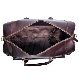 Sac de sport à la mode avec construction légère et bandoulière confortable, parfait pour un usage quotidien - Product Image 5