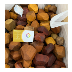 Engager les blocs d'équilibrage de roche en bois Tumi Ishi pour que les enfants améliorent leur conscience spatiale et leur créativité - Product Image 1