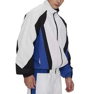 Conjunto personalizado de dos piezas para hombre, chaqueta cortavientos de nailon 100%, pantalones cortos, traje, chándal deportivo para correr - Product Image 4