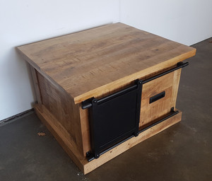 Nouvelle table basse industrielle en bois massif, buffet de style farmhouse, meuble de salon fait main et écologique - Product Image 4