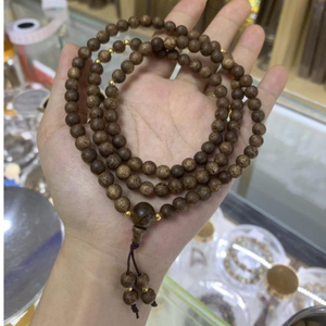 สร้อยข้อมือ agarwood มีกลิ่นหอมสร้อยคอไม้การ์วูดสเวตเตอร์ทำจากไม้หอมสำหรับผู้ชายและผู้หญิงในเวียดนาม - Product Image 6