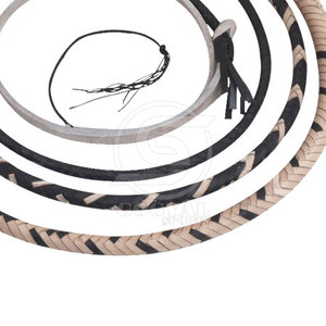 Fouets d'équitation légers de qualité supérieure, tailles personnalisées, vente en gros, avec cuir véritable, fabriqués au Pakistan - Product Image 4