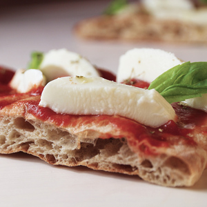 Harina 100% Italiana Orgánica de Trigo Suave Molido en Piedra, Semimolida, Alta en Gluten, Antico Molino Rosso Certificada, 12.5kg, para Pizza - Product Image 6
