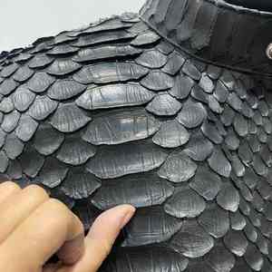 แจ็คเก็ตหนังผู้ชายคุณภาพสูงสำหรับฤดูหนาว สีพื้น สไตล์ลำลอง คอตั้ง ดีไซน์ใหม่ พร้อมโลโก้ด้านหน้า - Product Image 6