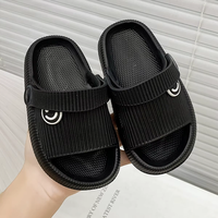 Claquettes pour enfants et adultes, antidérapantes, à semelle texturée, avec bride arrière, pour la plage, la piscine, la maison