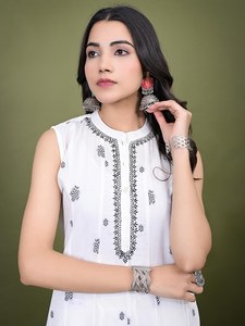 Nuevo Diseño, Vestido Anarkali Estampado para Mujer, de Algodón, Largo hasta la Rodilla, Elegante, para Uso Diario, con Bordado Floral, Cuello Mandarín, Sin Mangas - Product Image 5