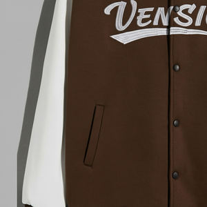 Veste de baseball universitaire pour homme en laine marron de style nouveau, col montant à capuche, logo sur le devant, respirante, coupe-vent, en lin - Product Image 5