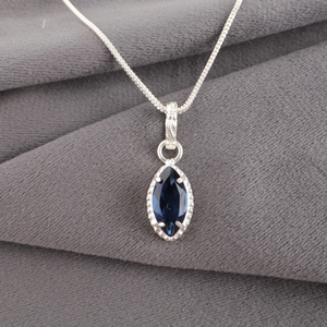 Colgante de Plata de Ley 925 Hecho a Mano con Topacio Azul de Londres de Calidad AAA+, Regalo para Ella, Cus-Jew125 - Product Image 1