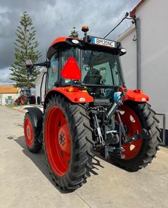 Tractor Agrícola Kubota Usado con Cortadora de Césped y Cargador Frontal - Product Image 1
