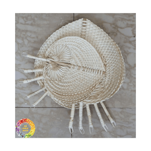 Prix compétitif Premium Quality Bamboo & Palm Leaf Handfan, origine Vietnam, élégant pour mariage & été utilisations de refroidissement. - Product Image 1