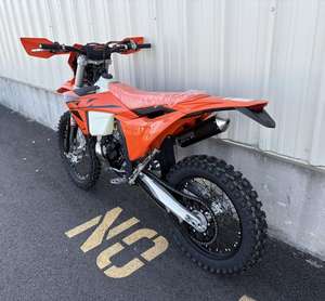 Offres Exceptionnelles : Nouvelles Motos KTM 150 XCW Enduro 2025 - Product Image 3