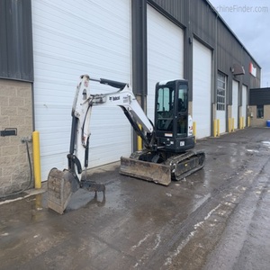 Mini-excavatrices Bobcat E60 d'occasion, poids opérationnel de 1000 tonnes, modèle 2023, godet de 8 m, moteur PLC, boîte de vitesses, poids de la machine de 6788 kg, 0-2000. - Product Image 2