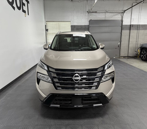 Used <b>Pla</b> -tin -um AWD Left Steering - Product Image 1