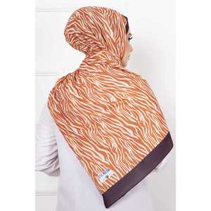 Écharpe hijab en terracotta foncé à motif zèbre, accessoire traditionnel de vêtements musulmans - Product Image 4