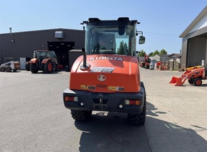 Chargeuse sur pneus Kubota à haute efficacité R630 5 tonnes Chargeuse frontale pour la construction, l'agriculture, l'aménagement paysager et la manutention de matériaux - Product Image 3