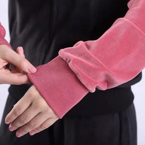 Chándal de dos piezas personalizado para mujer, ajuste OEM, tela suave transpirable, bordado, Impresión de logotipo Vintage, ropa de etiqueta privada - Product Image 6