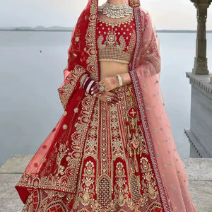 2025 @ Blusa elegante granate nupcial de moda para mujer, vestido Lehenga & Dupatta con Dabka adornado, piedra, trabajo de cuentas de cristal - Product Image 1