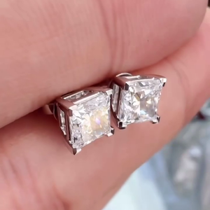 Pendientes de Diamantes Cultivados en Laboratorio con Corte Princesa de 4.00 Quilates, Color D-E-F, Claridad VVS-VS, Certificado IGI, Patrón Geométrico para Compromiso - Product Image 2