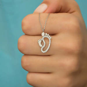 Pendentif Hallmark en argent avec empreinte de pied de bébé, serti de motifs numérotés, en or rose avec placage rhodium, breloque cadeau - Product Image 2
