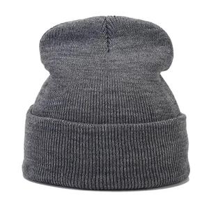 Gorro de clima frío de alta calidad para Otoño/Invierno para hombres y mujeres, gorro tejido con puños bordados en forma de corazón, cantidad mínima LMOQ - Product Image 6