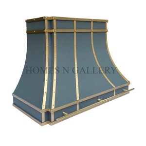 Hotte murale personnalisée en cuivre antique martelé, design haut de gamme, avec finition sur mesure - Product Image 3