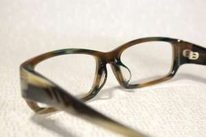 แว่นตาทำมือจากเขาควายธรรมชาติแกะสลักลายวินเทจ ดีไซน์ไม่ซ้ำใคร ทนทาน สวมใส่สบาย - Product Image 4