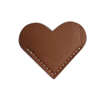 Prêt de stock en cuir en forme de coeur signets mignon lecture signets coin promotionnel signets en cuir en gros