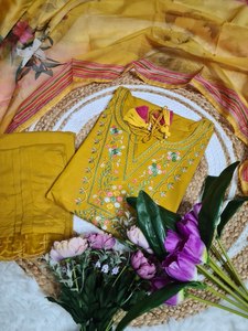 Costume ethnique de style Bollywood festif pour femme ensemble Kurta brodé jaune moutarde avec tenue indienne traditionnelle Dupatta florale - Product Image 4