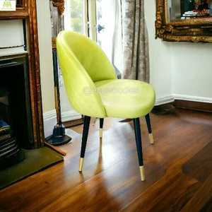 Silla de Comedor de Lujo Moderna y Cómoda de Terciopelo Verde Claro con Estructura de Madera Sólida para Restaurante, Sala de Estar y Eventos - Product Image 3