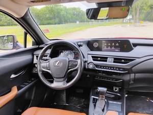 รถยนต์ Lexus UX 200 Luxury ปี 2019 มือสอง ราคาถูก ขาย - Product Image 3