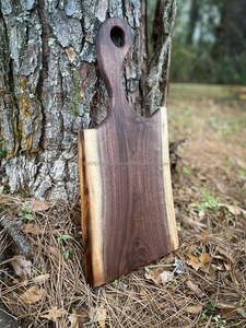 Planche à découper KALATRI en bois d'acacia durable, écologique, lavable au lave-vaisselle, avec poignée, style pagaie, pour le fromage, usage quotidien - Product Image 2