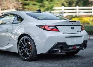 BRZ tS 2025 ~1,600 Millas, Transmisión Manual de 6 Velocidades, Sin Modificar - Product Image 3