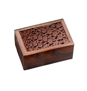 Boîte à cendres pour chien Urne funéraire Urne en palissandre massif pour animaux de compagnie de couleur brun rougeâtre naturelle avec motif sculpté de fleurs - Product Image 3