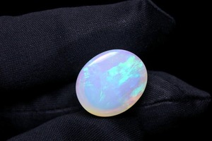 Ópalo Etíope Blanco Natural de Alta Calidad de 10.90 CT, Corte Corazón con Juego de Color y Fuego, para Joyería, Ópalo Weloo Raro - Mehrajudin - Product Image 3