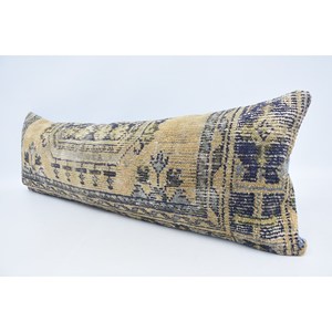 Oreiller patchwork Kantha en laine beige 16x48 pouces tissé avec un imprimé brodé floral vintage Confort rustique et design intemporel - Product Image 4