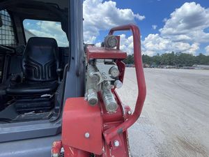 รถตักล้อยางมือสอง ยี่ห้อ Takeuchi รุ่น TL12R2 สำหรับงานก่อสร้าง - Product Image 3