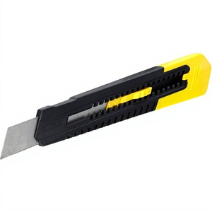 Cuchillo Multiusos Stanley SM, Hoja de 18 mm de Ancho, 160 mm, Plástico, Diseñado para una Eficiencia Óptima - Product Image 3