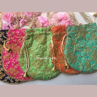 Sacs Potli brodés à la main en Zardozi du Rajasthan, pochettes à cordon pour femme, sacs cadeaux de mariage