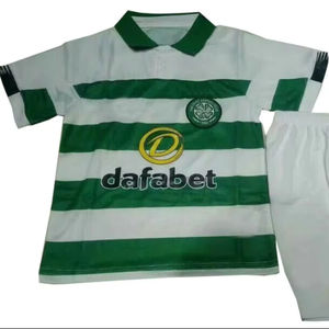 Uniforme de fútbol personalizado camiseta de fútbol de alta calidad impresión por sublimación Conjunto de camiseta de fútbol respetuoso con el medio ambiente al por mayor - Product Image 1