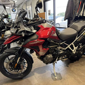 Offre Exceptionnelle : Nouvelles Motos Triumph Tiger 1200 (GT) Pro 2025 - Product Image 1