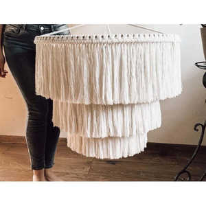 Lustre Bohème Chic à Franges en Coton avec Abat-jour à Pompons, Culot E26, Idéal pour Chambre d'Enfant ou Éclairage d'Îlot de Cuisine - Product Image 2