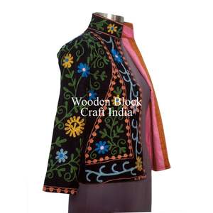 Veste matelassée élégante pour femme, en velours fait main, broderie exquise de style suzani, doublure en coton velours doux, rayée - Product Image 5