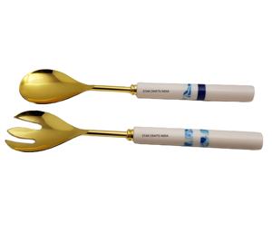 Cuillères de service plates à salade en acier inoxydable brossé plaqué or avec manche en résine - Product Image 1